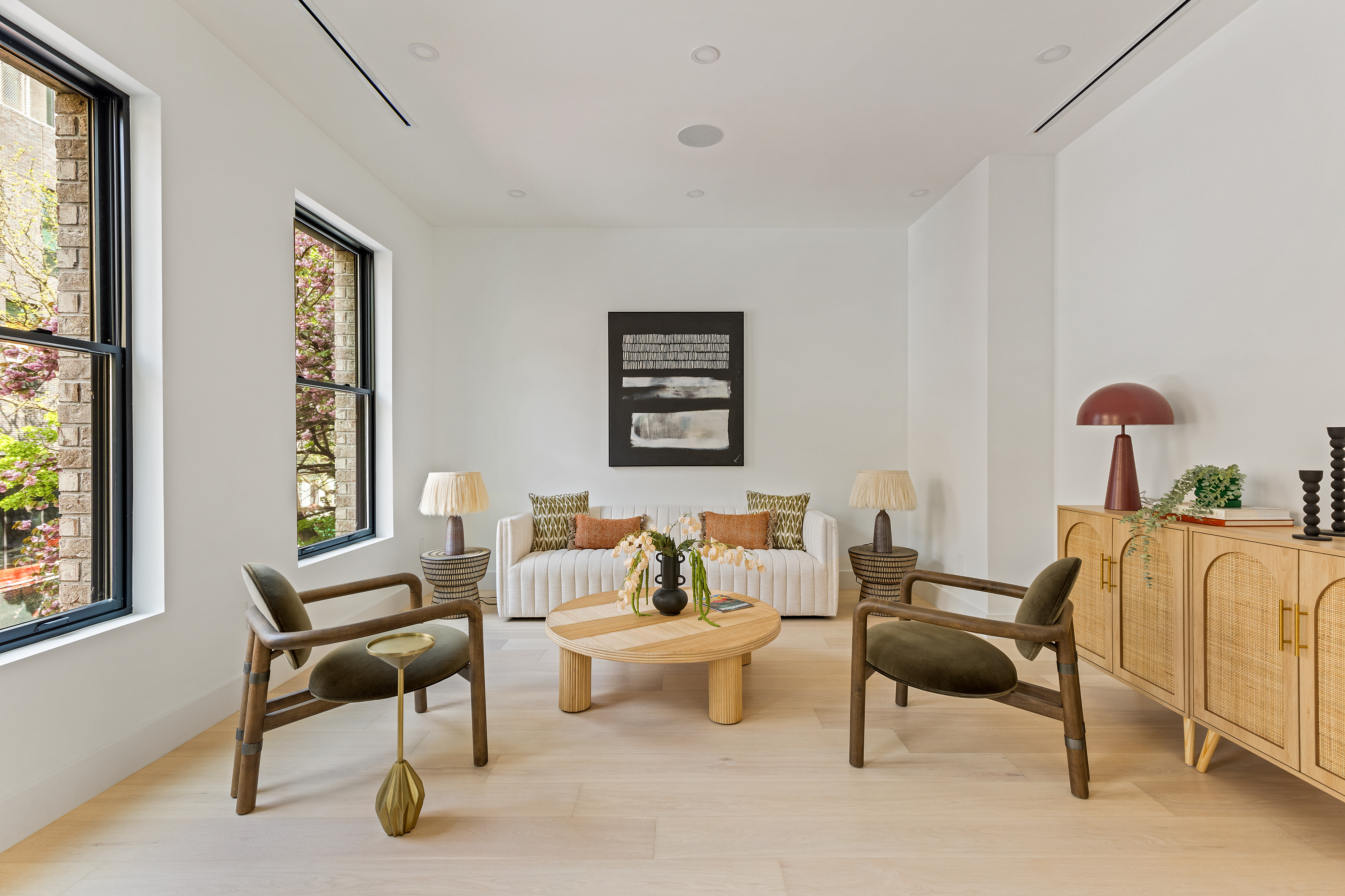 522 State Street — sitting room with sofa and chairs
