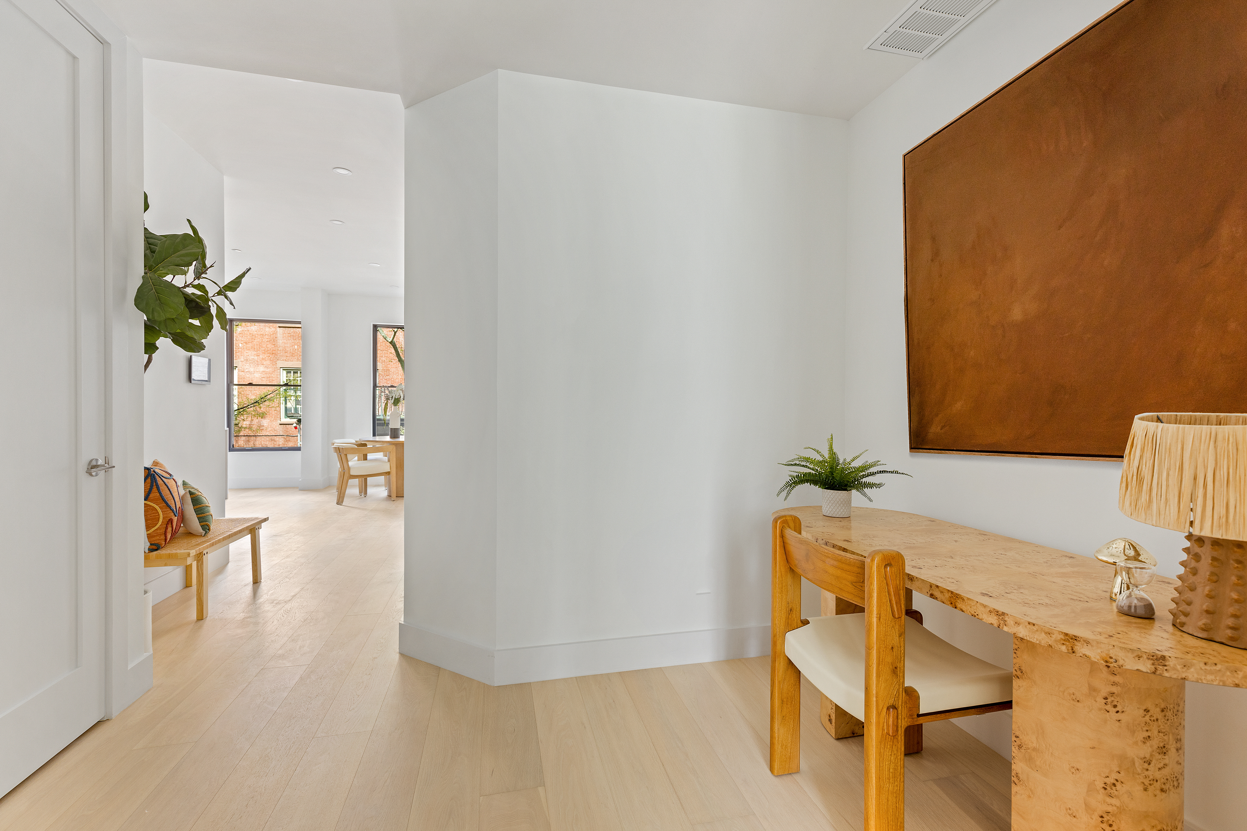 522 State Street — entry and hallway