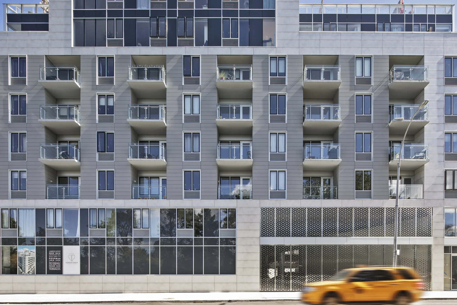 Vernon Tower — residence 0204