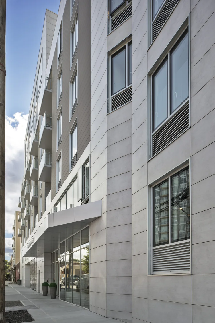 Vernon Tower — residence 0302